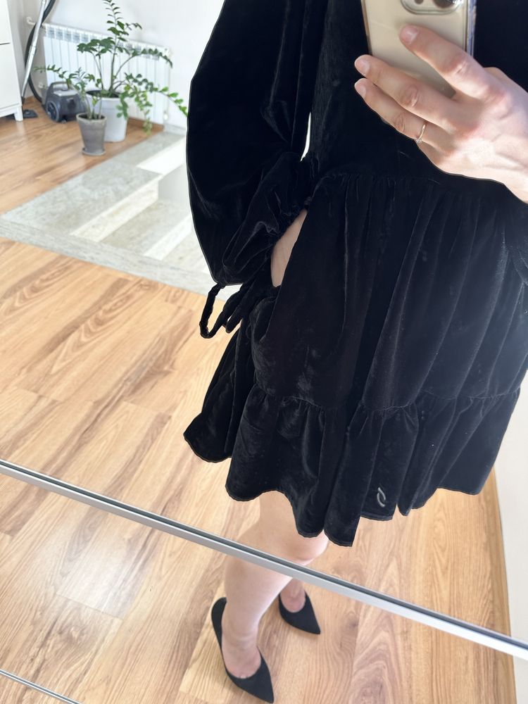 Sukienka welurowa mała czarna Asos rozmiar 42