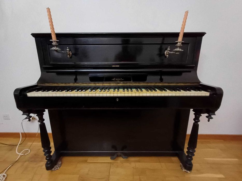 Piano Vertical preto
