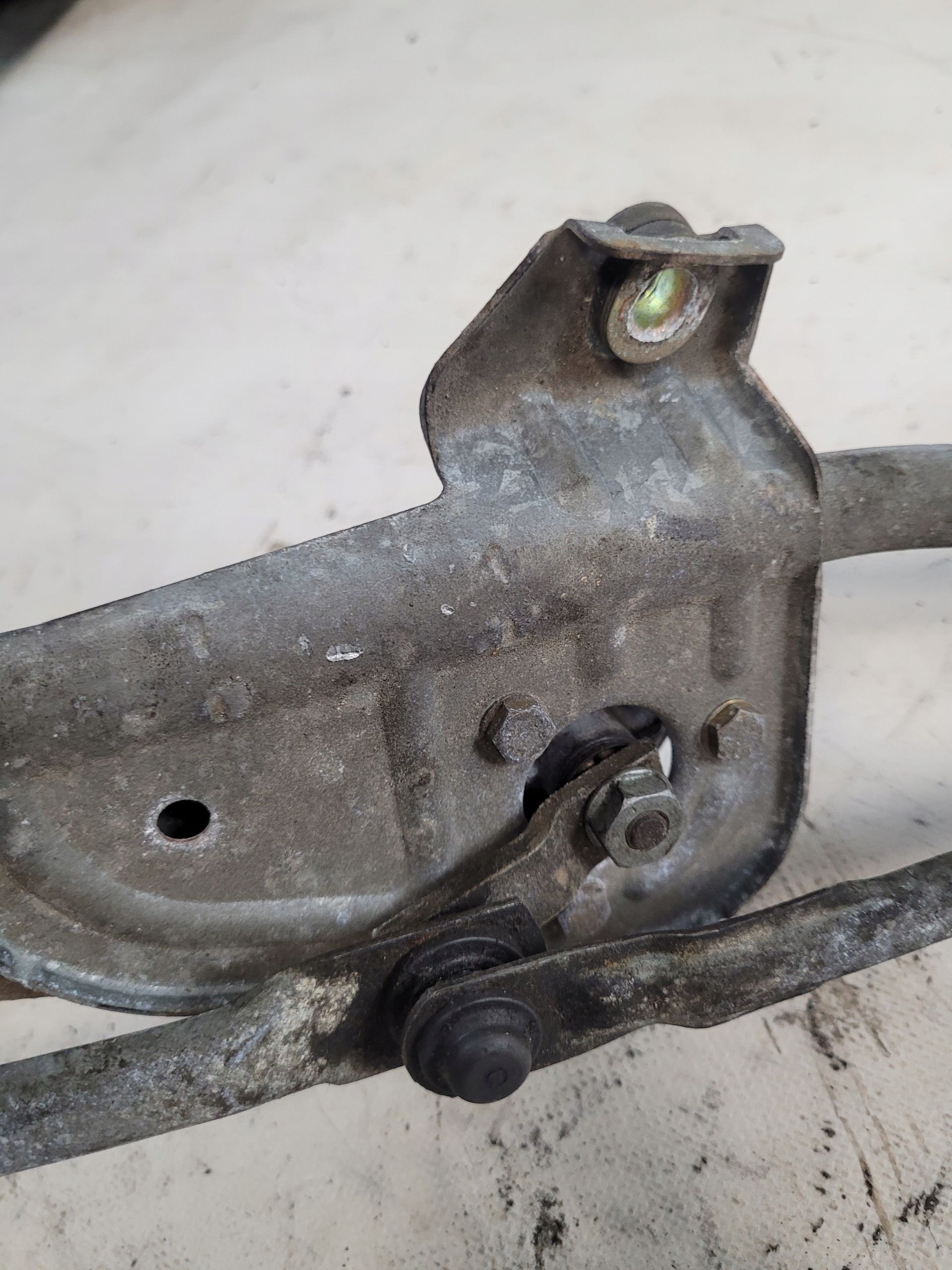 Mechanizm Wycieraczek przód OE Passat B5 97r.