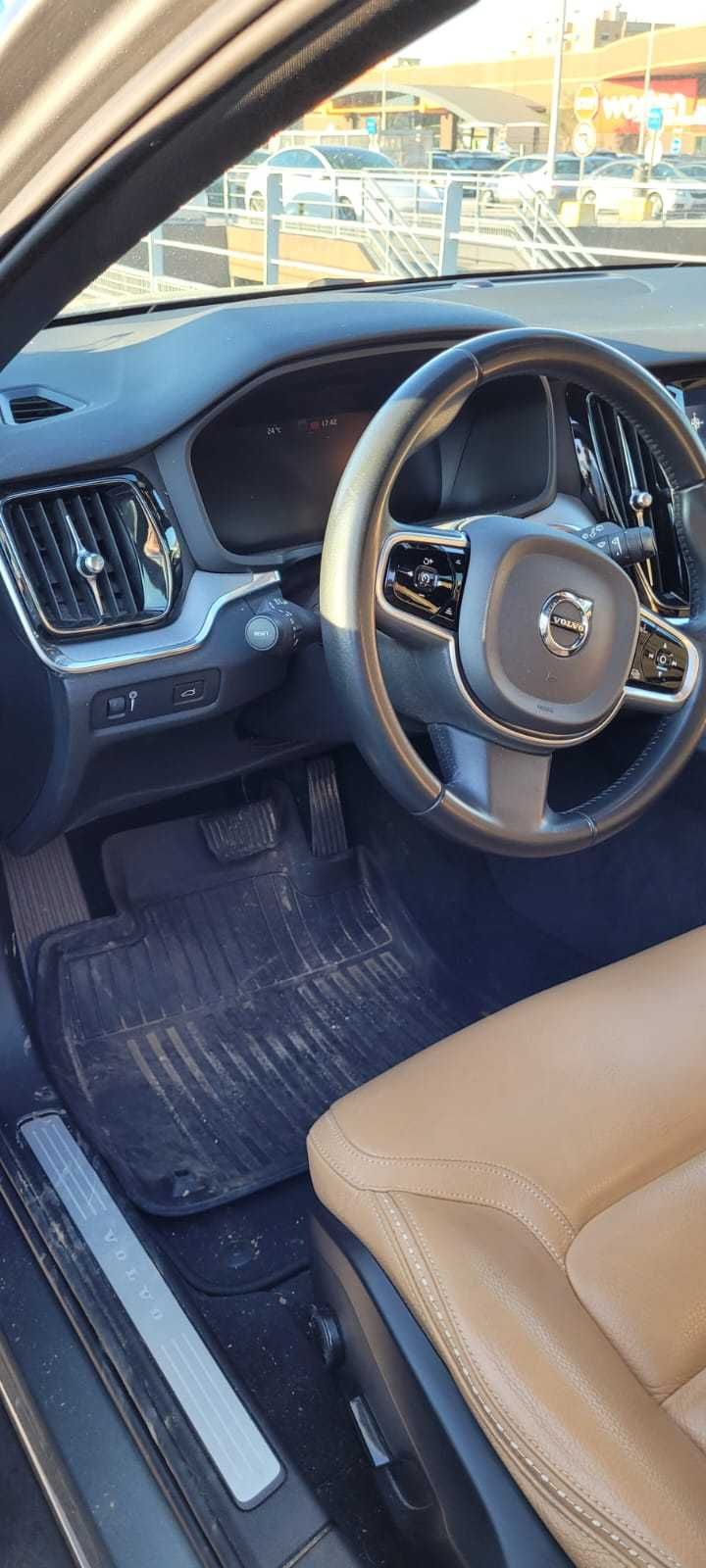 Volvo V60 Cross Country D4D