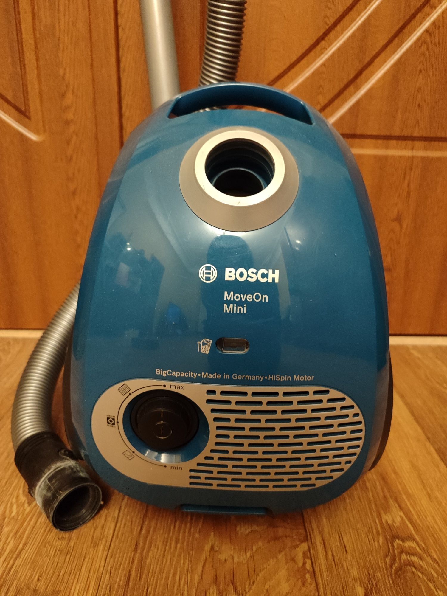 Пылесос Bosch MoveOn Mini