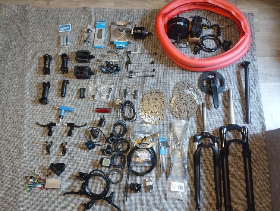 SALE! SALE! SALE! Venda Variedade de Peças e Ferramentas