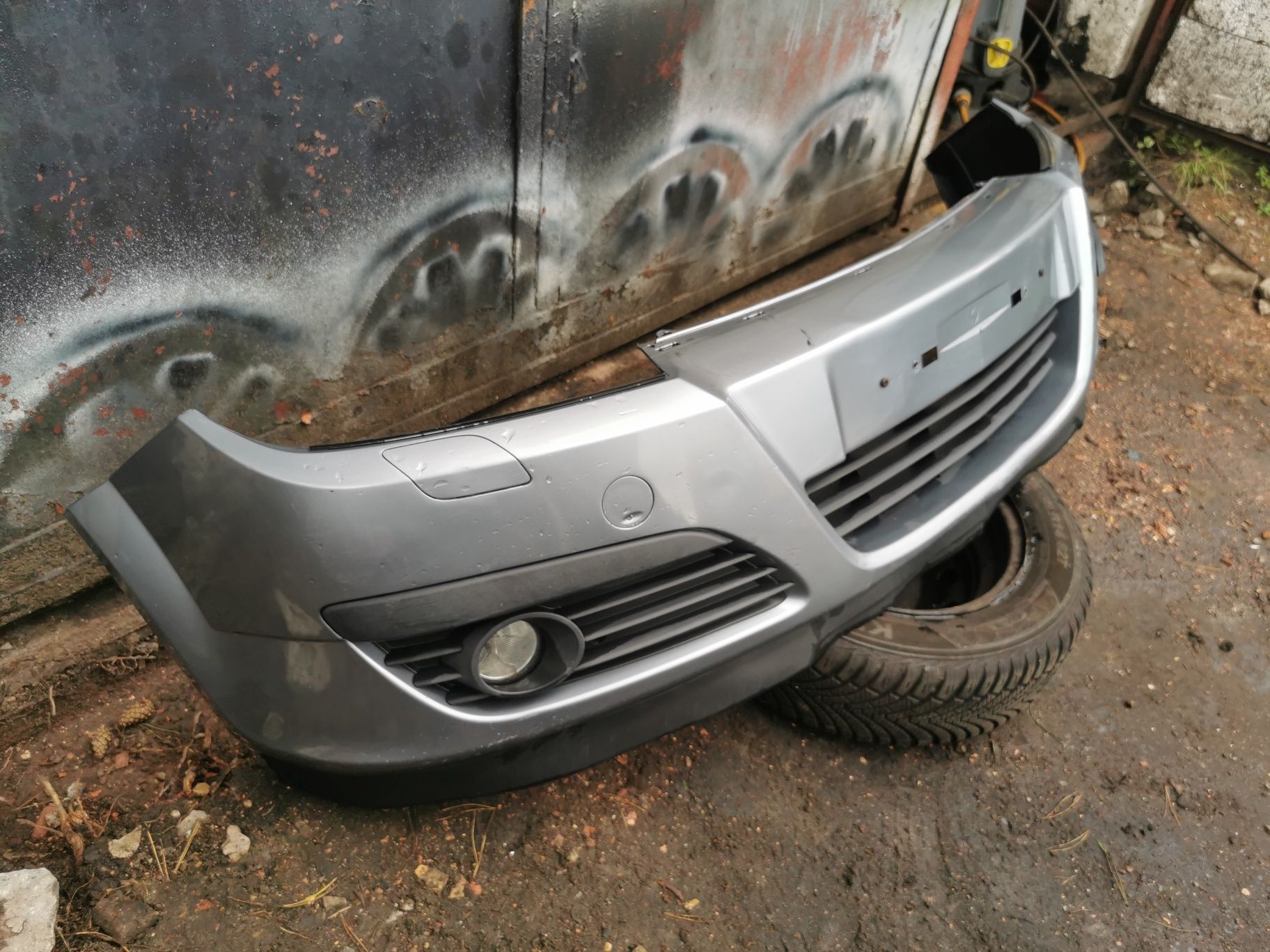 Zderzak przedni Przód Opel Astra H xenon