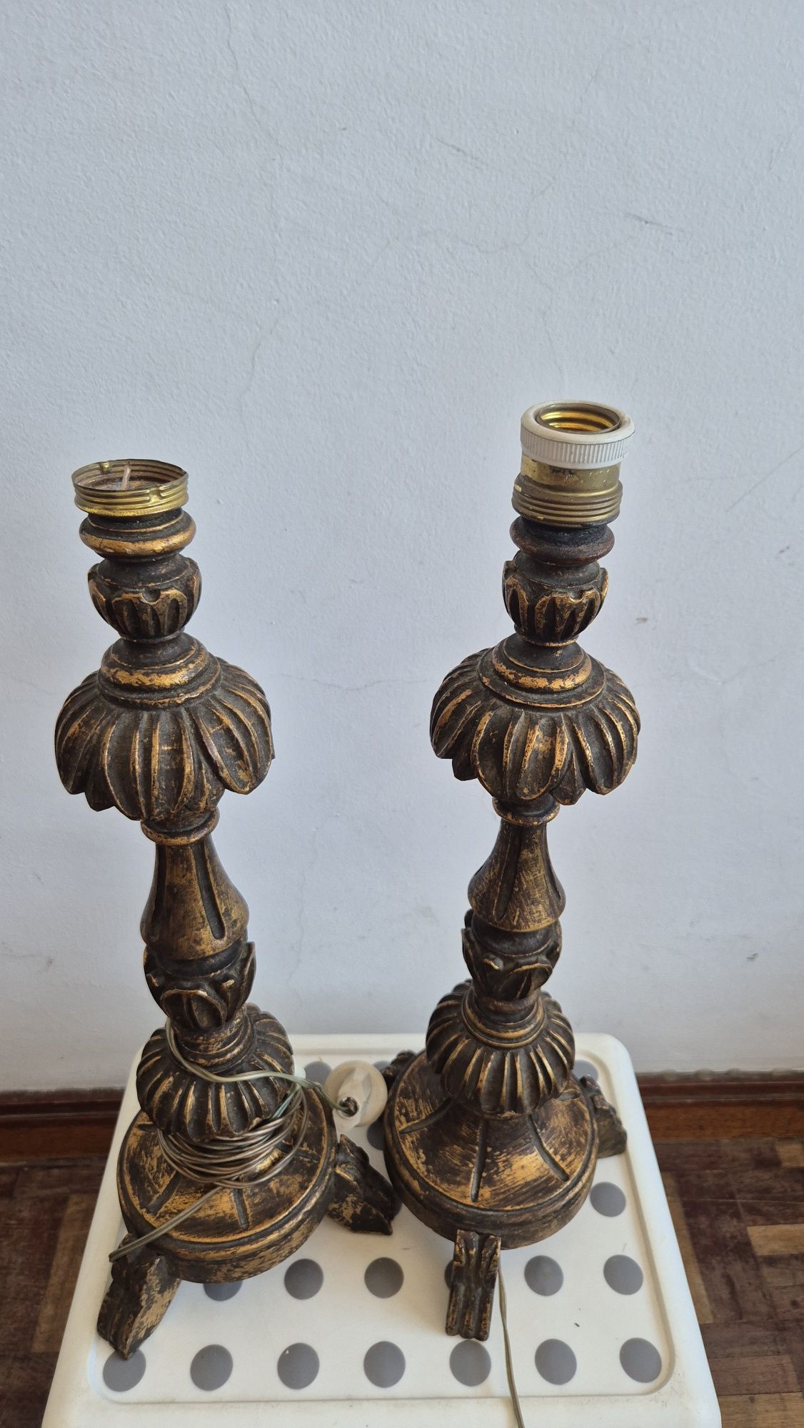 Candeeiros antigos dourados para restauro