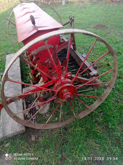 Сівалка кінна  на  15 лійок.