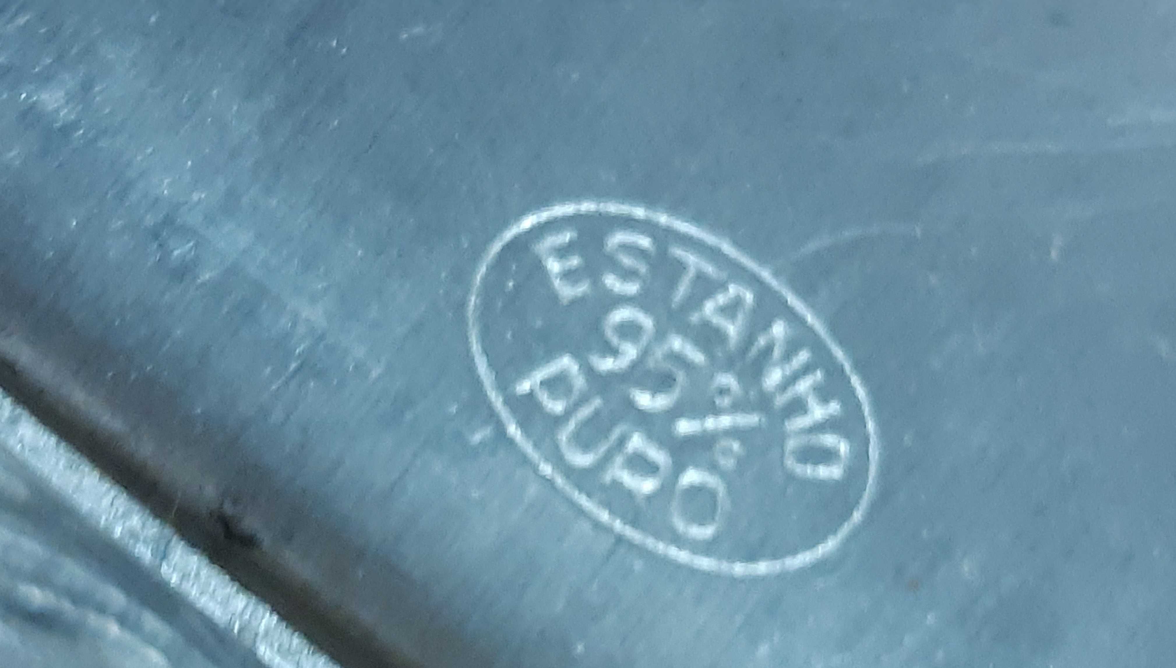 Antigo e curioso Candeeiro a petróleo