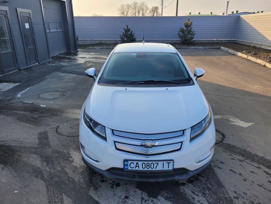Підзаряжаємий гібрид ШЕВРОЛЕ VOLT