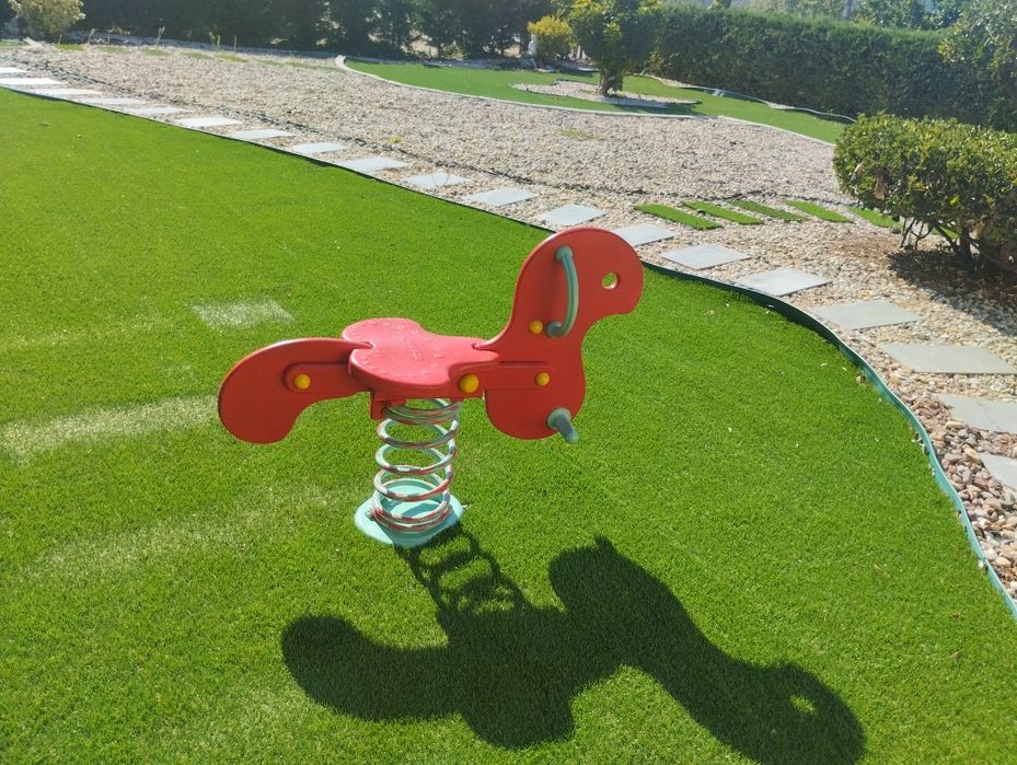 Baloiço infantil com mola