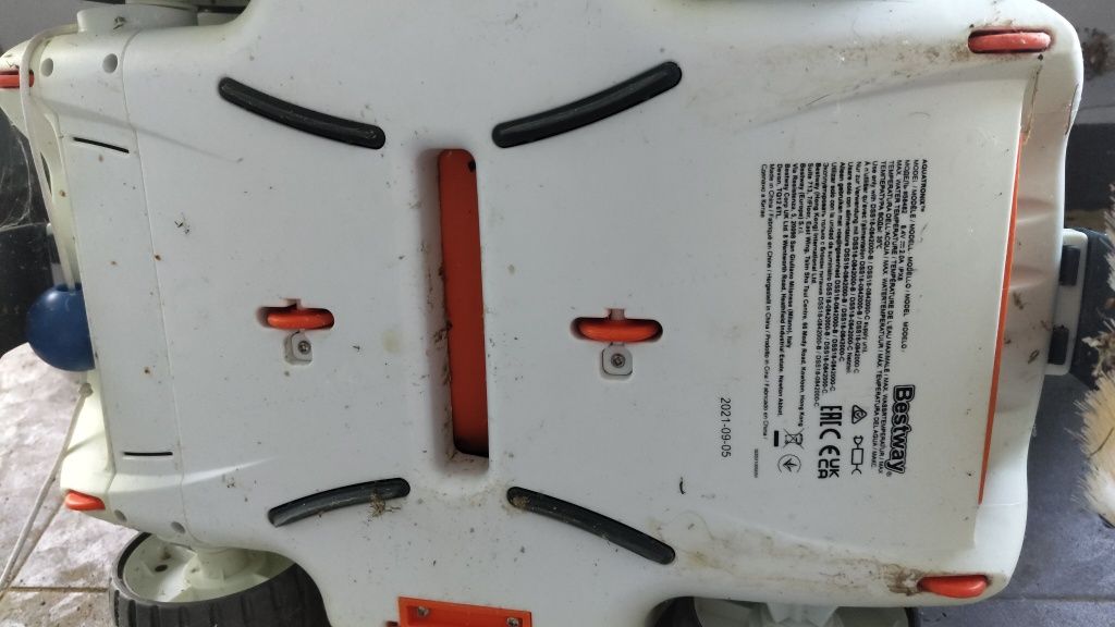 Robot Basenowy Bestway sprawny automatyczny do nie wielkoego basenu