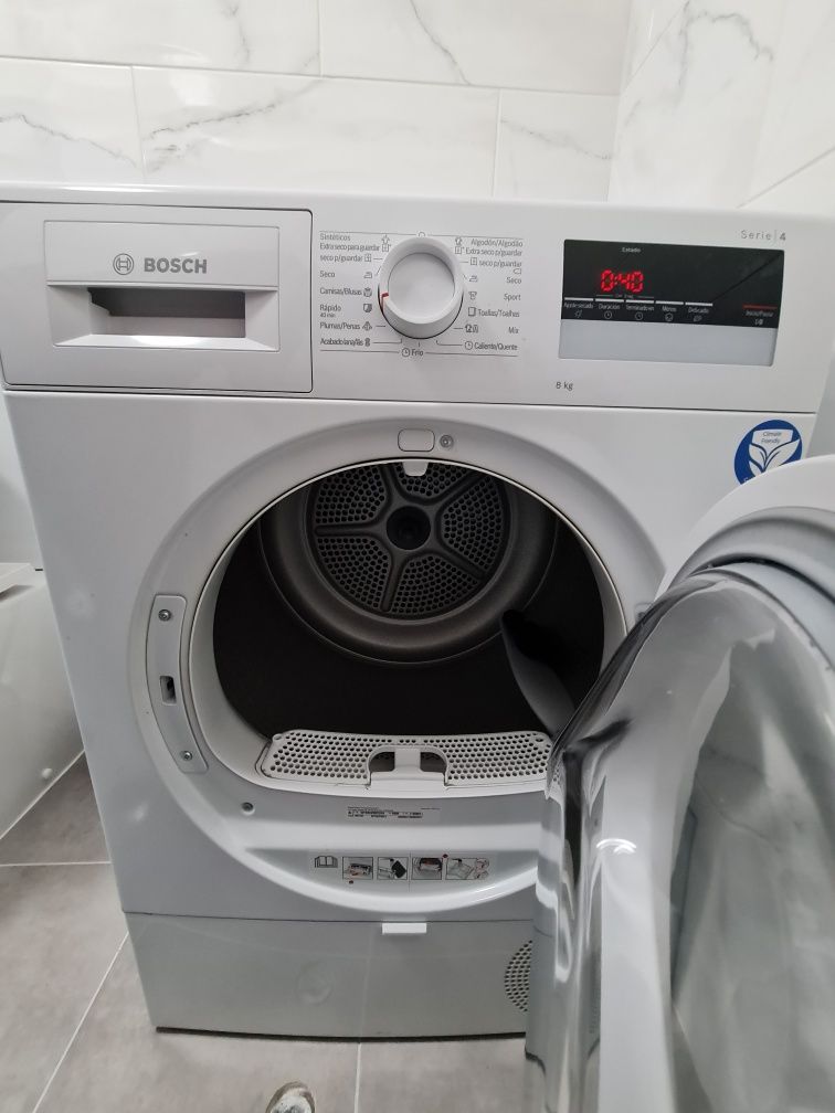 Máquina de Secar Roupa BOSCH WTR85V92ES (8 kg - Bomba de Calor - Branc