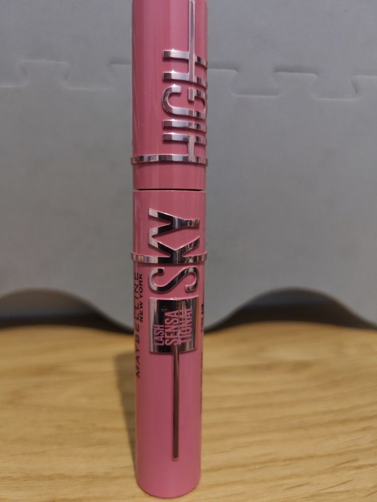 NOWY tusz do rzęs Maybelline pink air