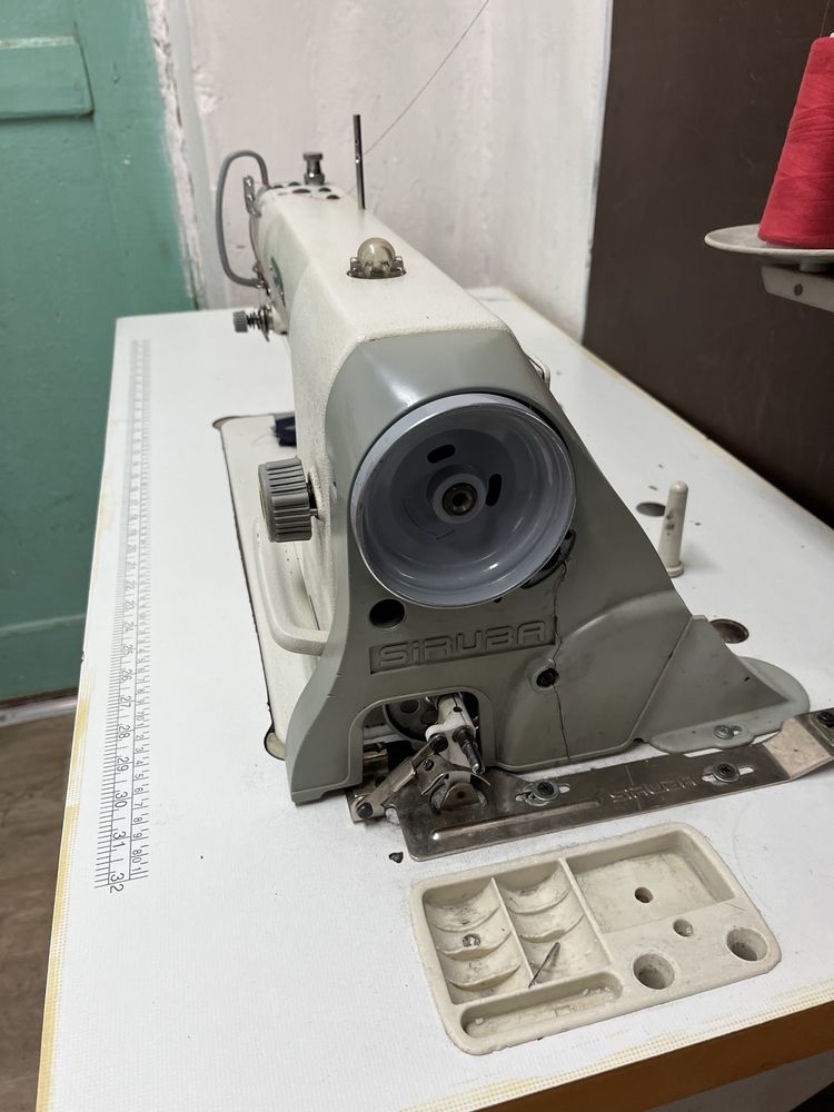 Siruba L818F-H1 швейная машина