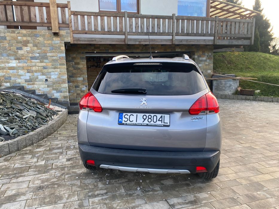 Peugeot 2008 bardzo bogate wyposażenie i niski przebieg