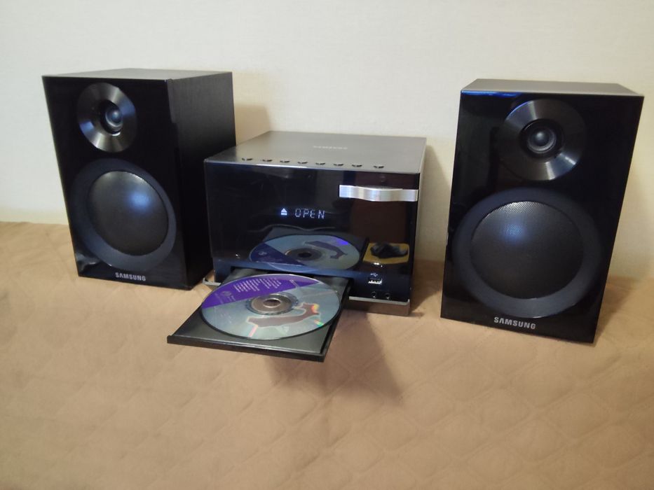 Домашний кинотеатр микро SAMSUNG  (DVD, Mp-3, USB, FM)