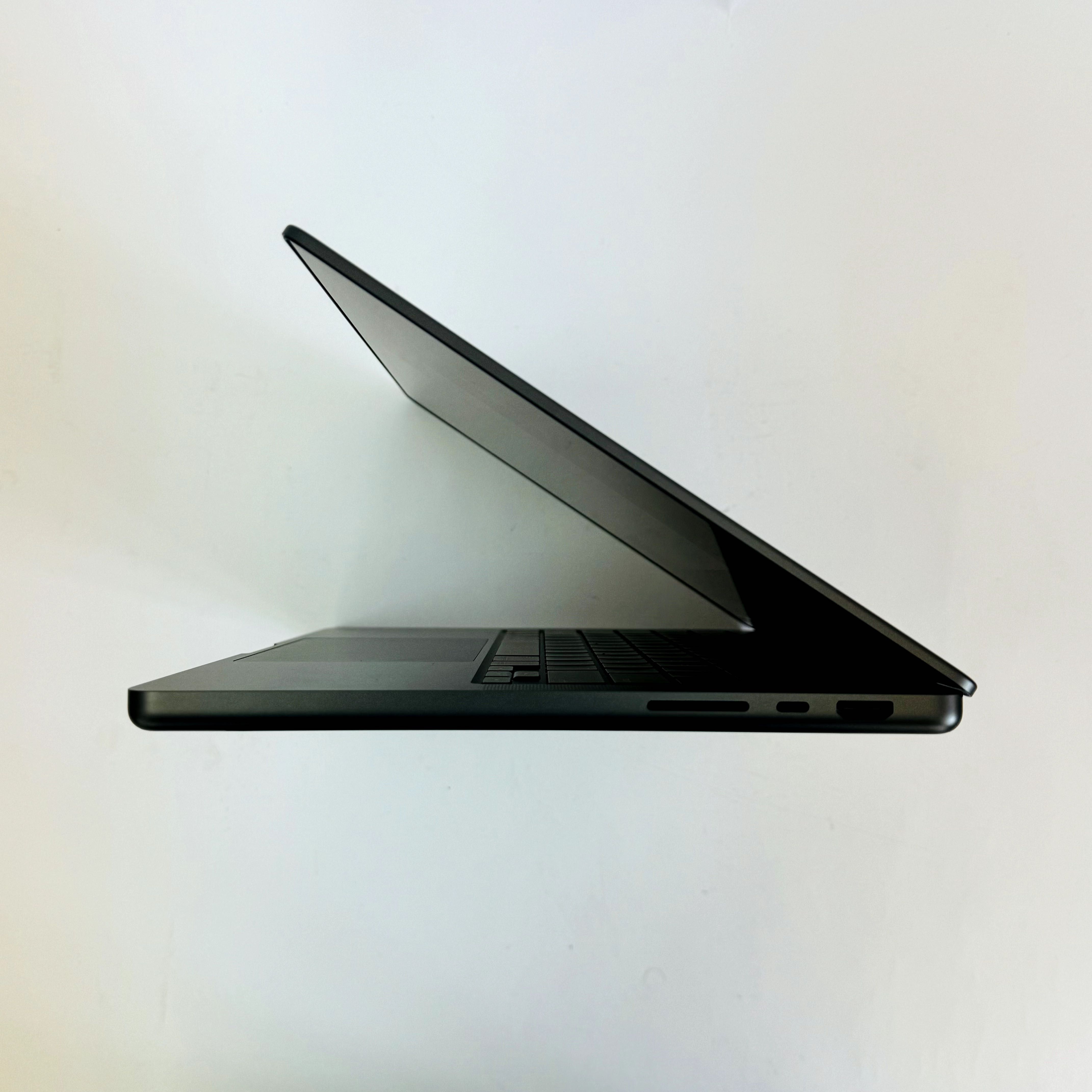 MacBook Pro 14" 2024 M4 Space Black 16GB 512GB SSD