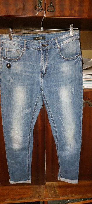 Жіночі джинси розмір 27 , довжина 97 см ,талія 40 см , б/у в хорошому