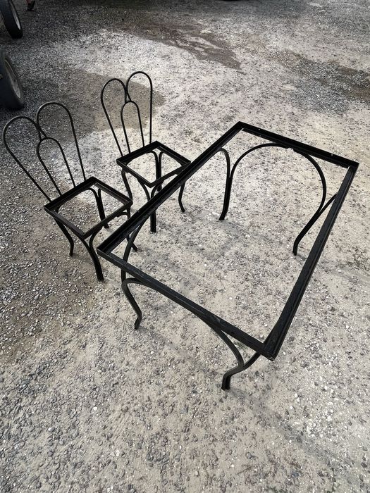 Кавоні стільці та столи