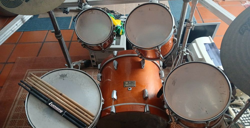 Bateria Pearl Masters Custom (Maple Shell)