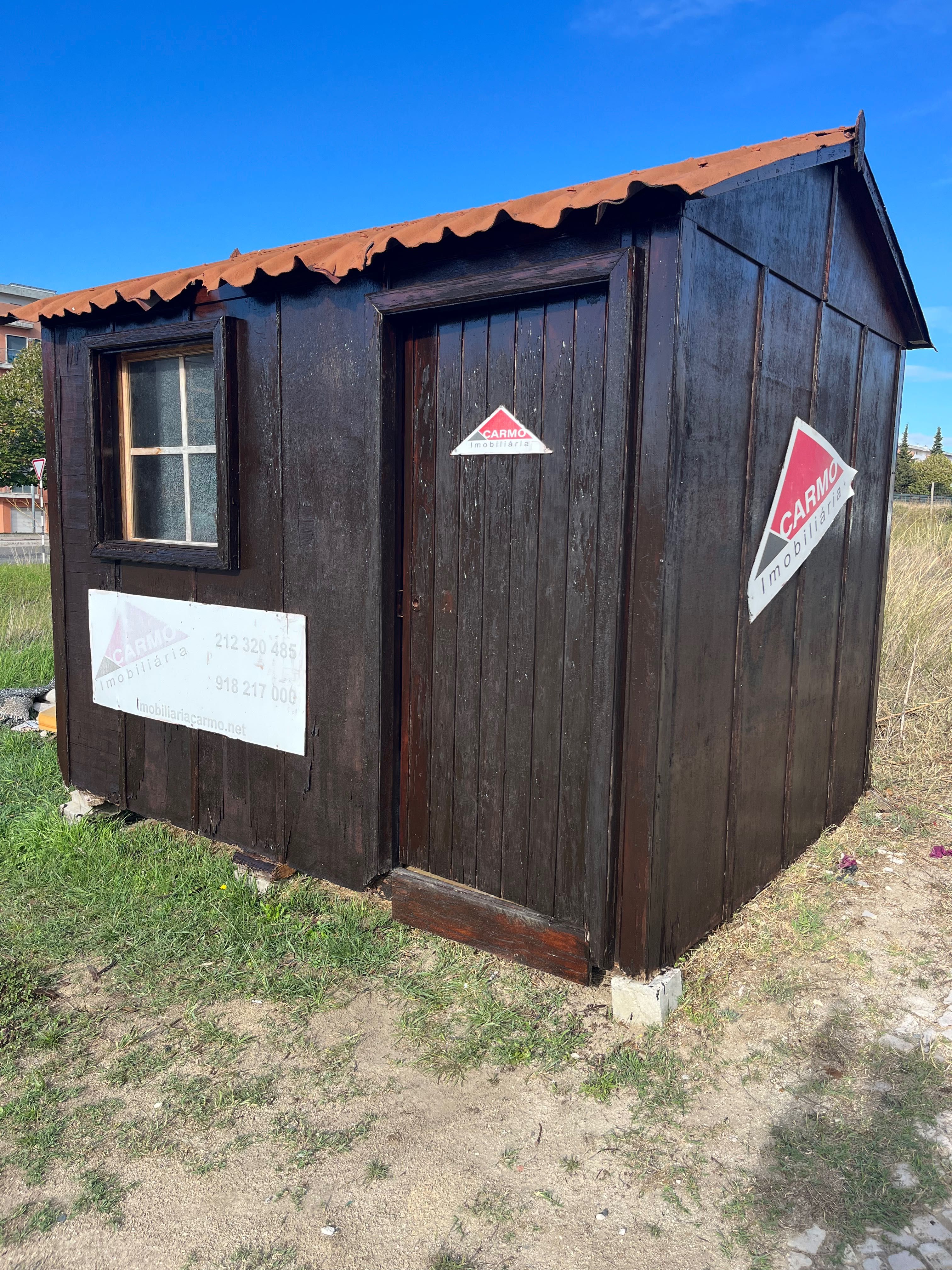 Stand/ Posto Vendas em Madeira Maritima