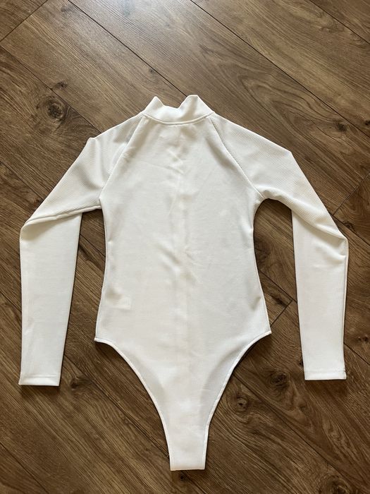 Біле боді з довгим рукавом