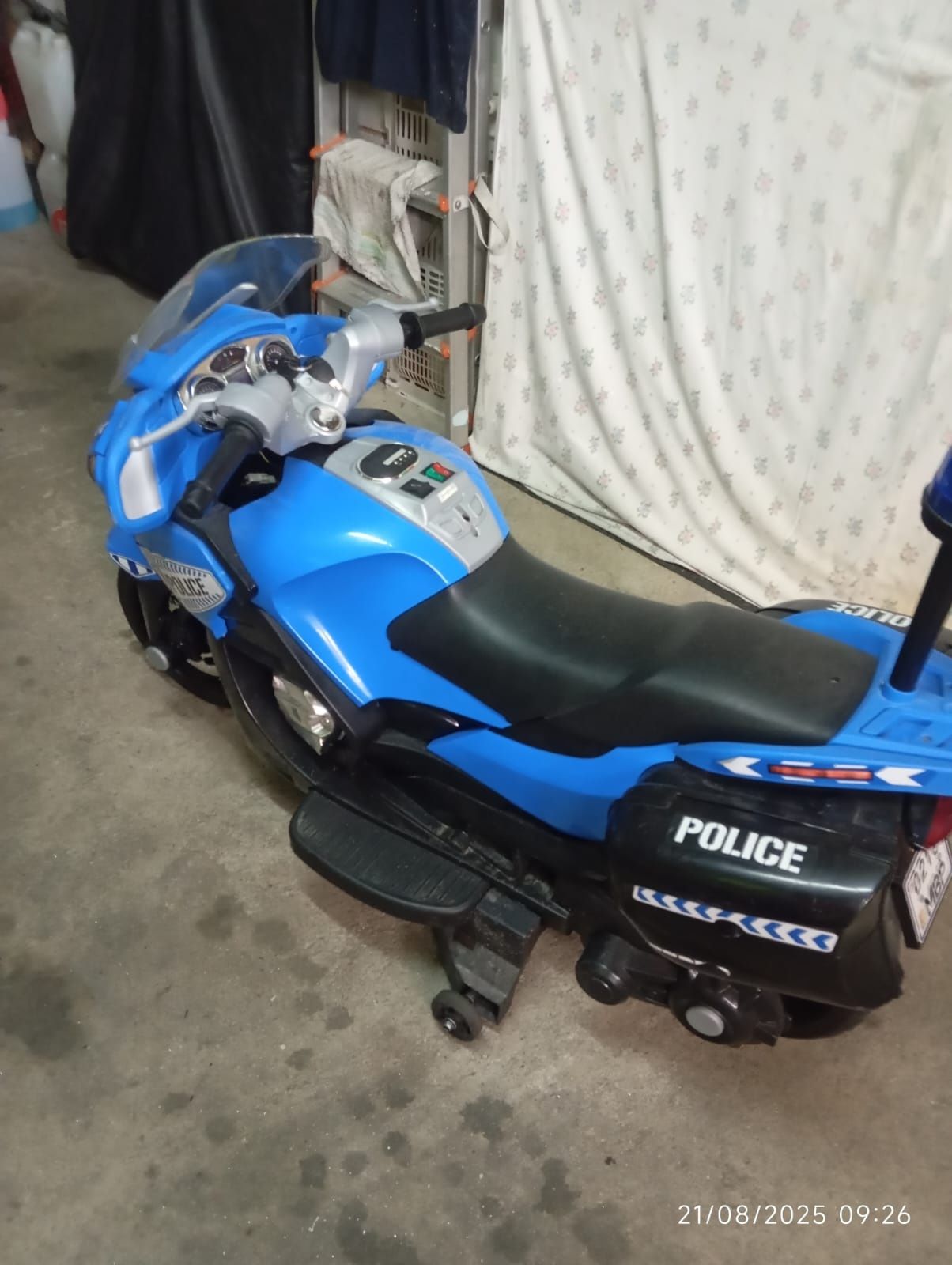 Moto da polícia para criança