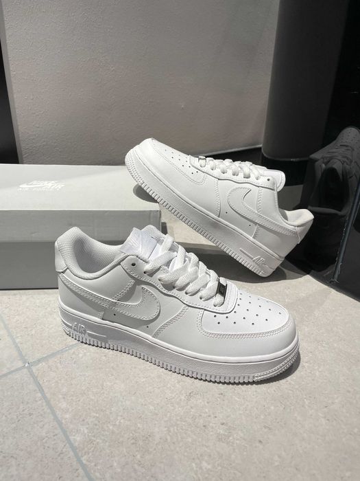 buty airforce Obuwiesportowe białe nowe R.44.5
