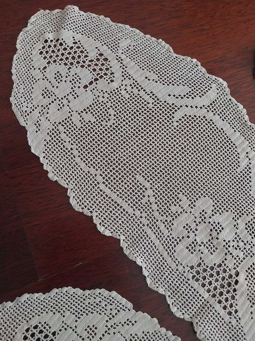 conjunto de naperons em crochet de linha fina
