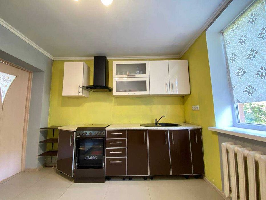 Продаж будинку в центрі міста біля річки!