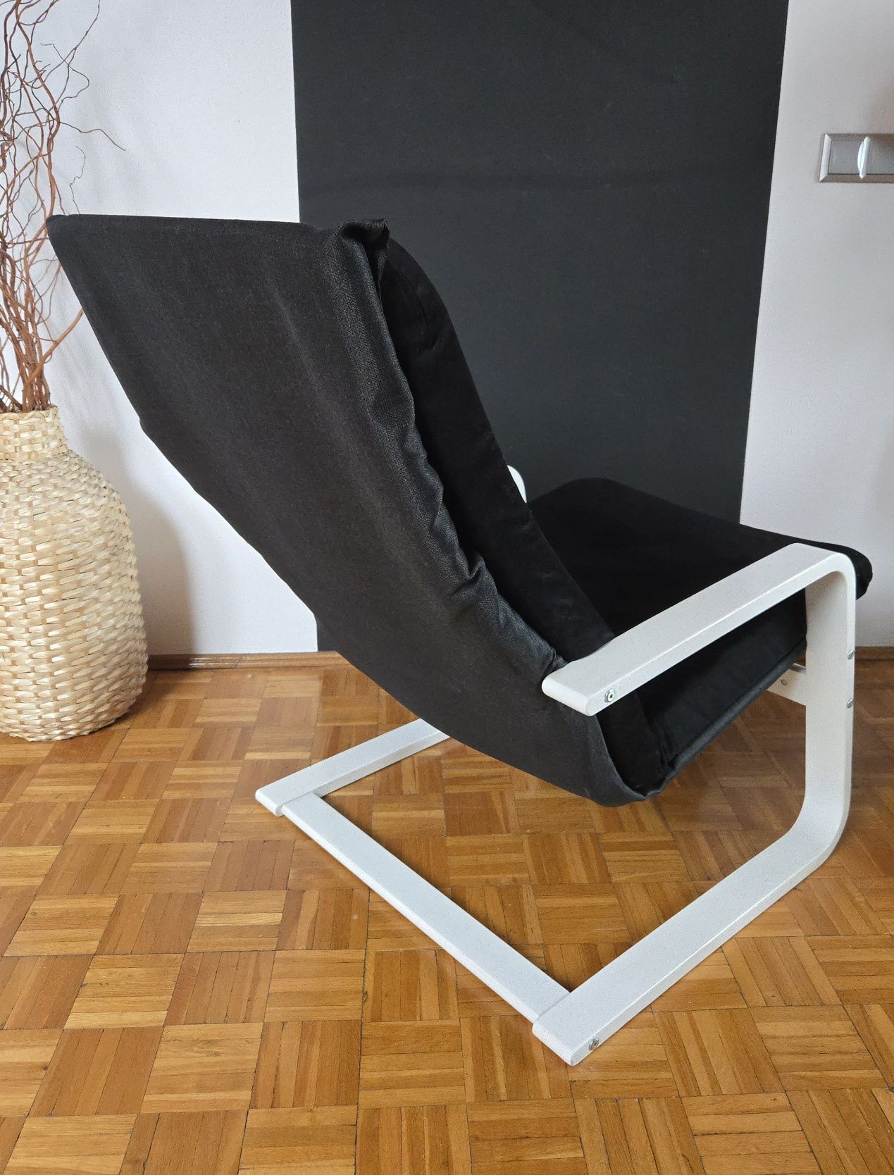 fotel bujany krzesło ikea poang podnóżek biały czarny