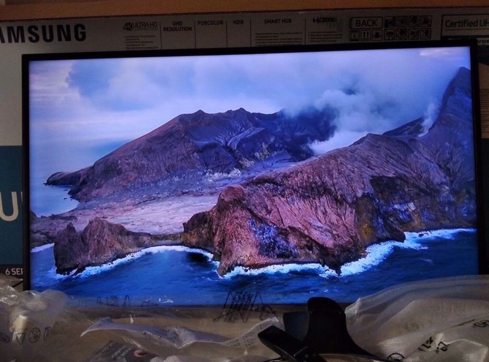 Samsung 40” 4К модель UE40MU6100UXUA Smart TV.