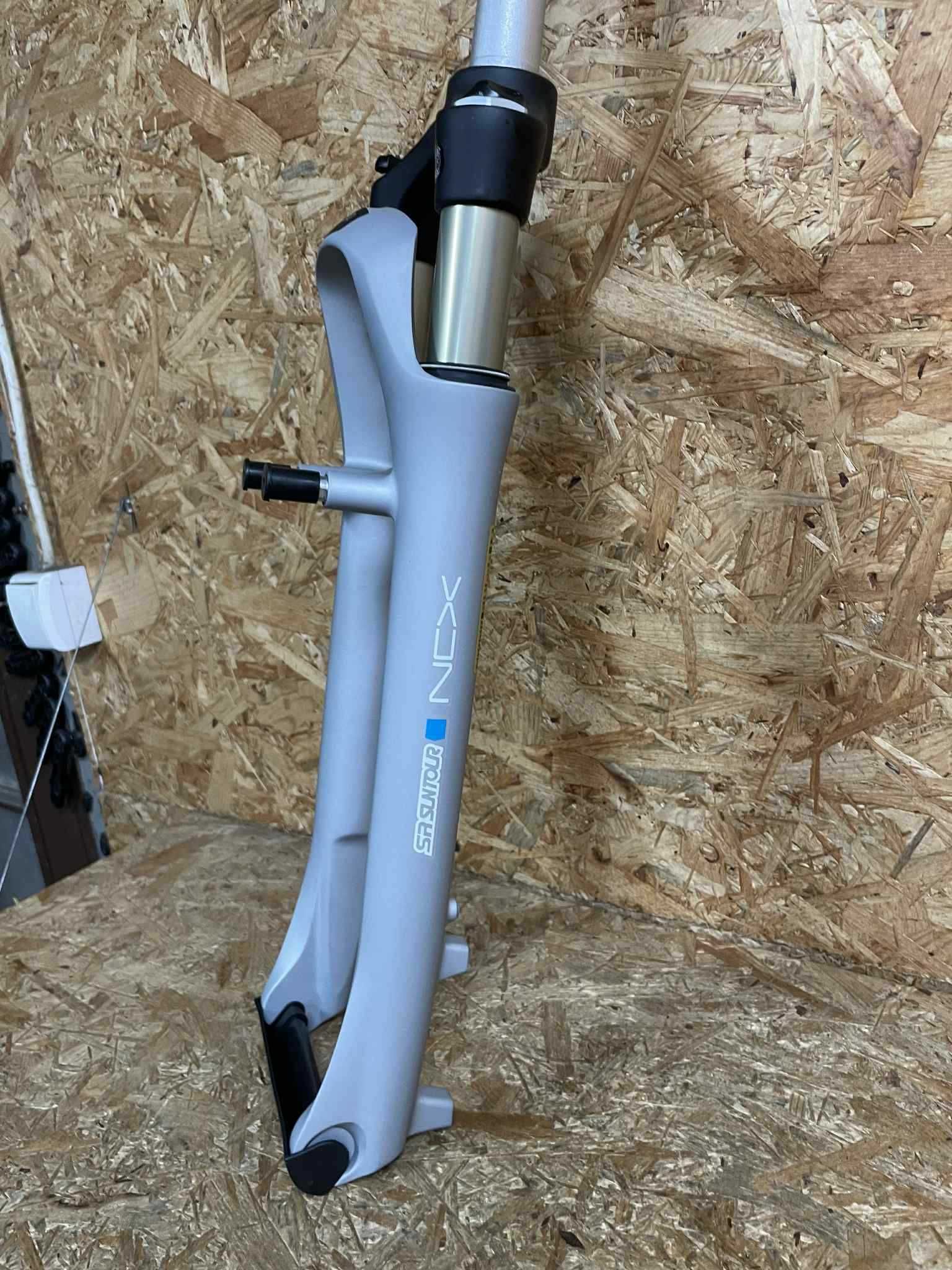 Amortyzator treking SUNTOUR 28 NCX Magnezium AIR AHEAD