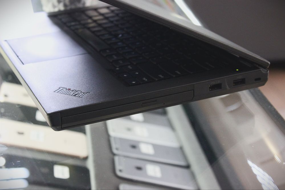 Lenovo ThinkPad T440p • i5 / 16 GB / SSD 512GB + HDD 500GB