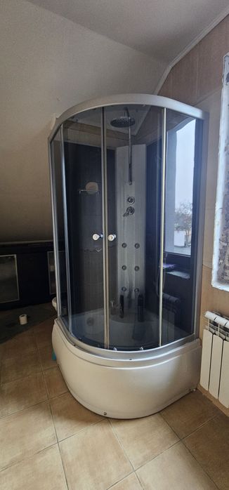 Prysznic z hydromasażem i deszczownicą