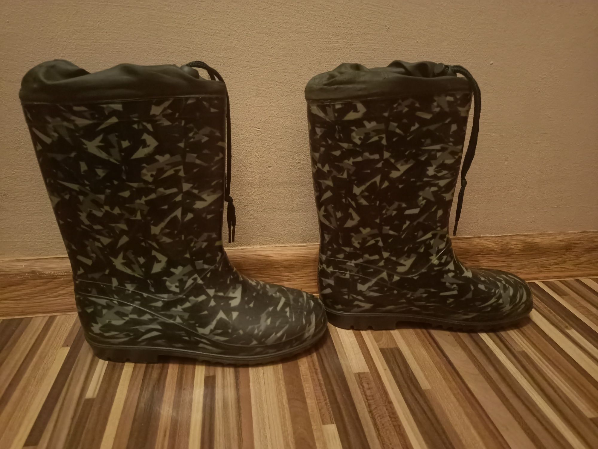 Kalosze ze ściągaczem r.32