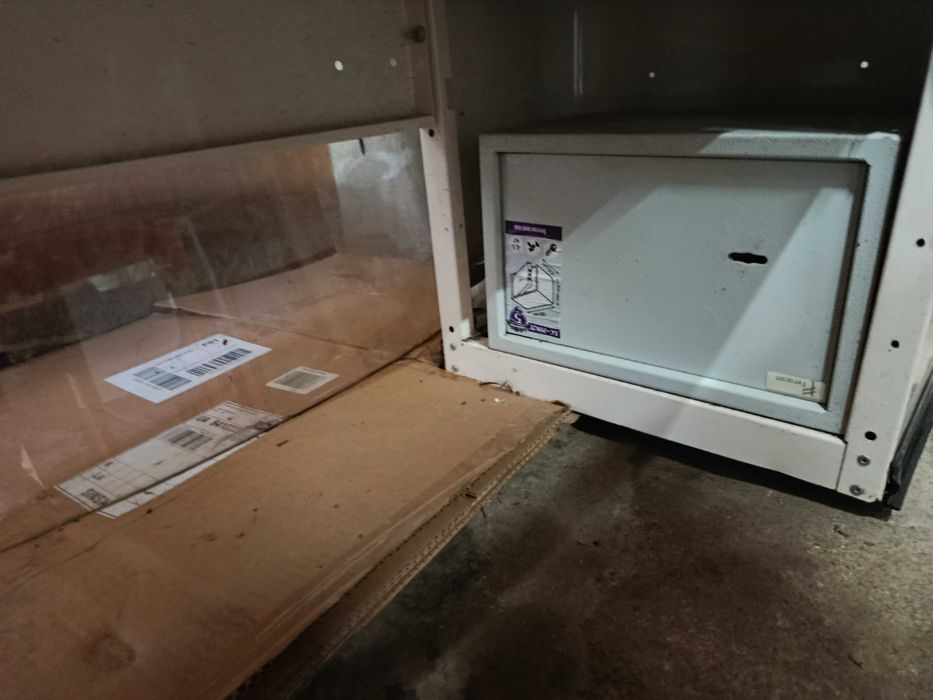 продам кассовый бокс