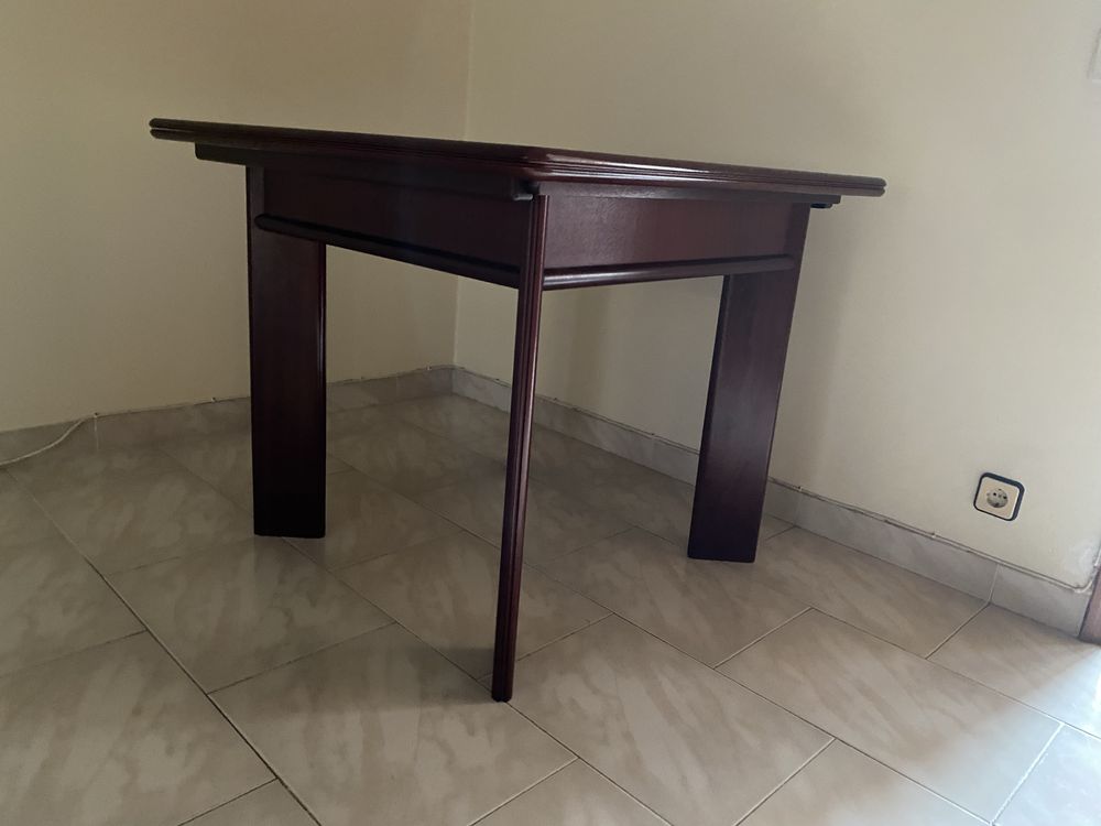 mesa de sala de jantar desdobravel / extensivel  8 lugares