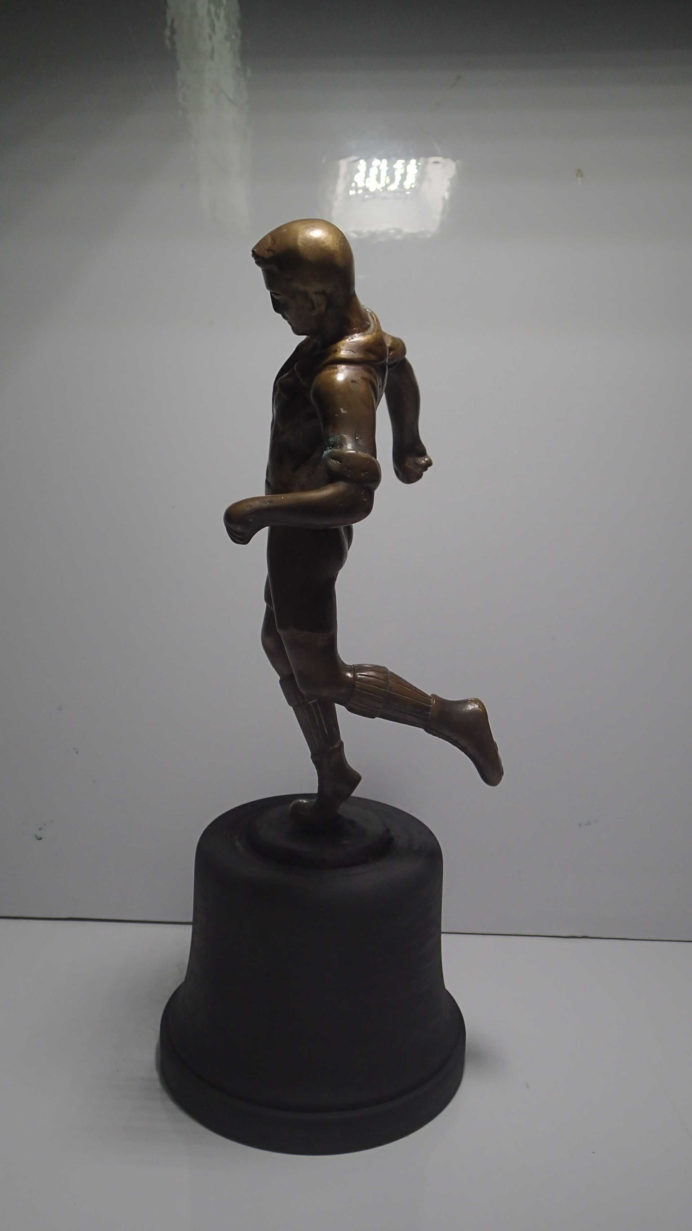 Estatueta antiga em Bronze " Jogador de Futebol"