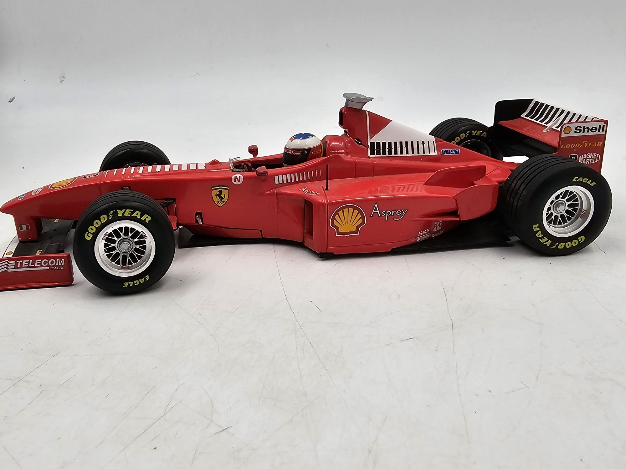 Ferrari  f1 f300 z roku 1998 minichams w skali 1:18