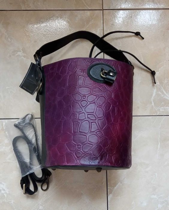 Кожаная сумка ведро цилиндр А. Bellucci Италия натуральная кожа