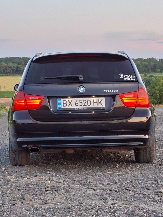 BMW 318D 8500 $    .