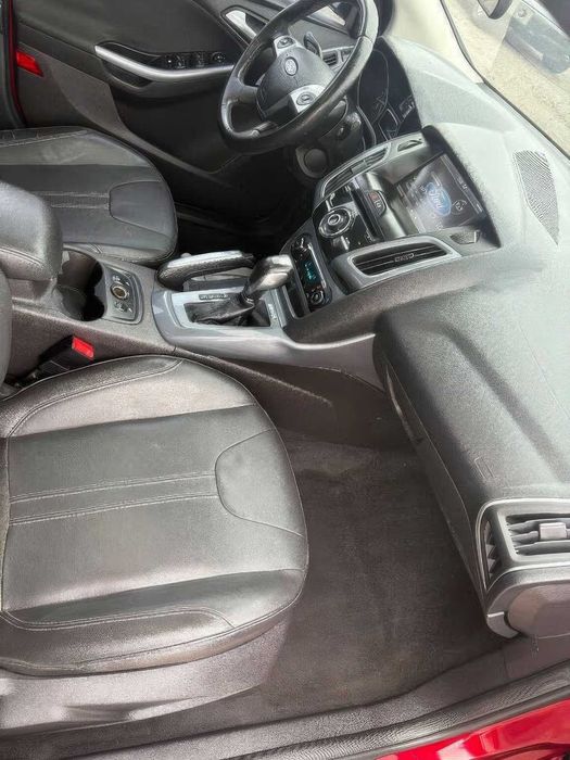 Ford Focus Titanium      2014