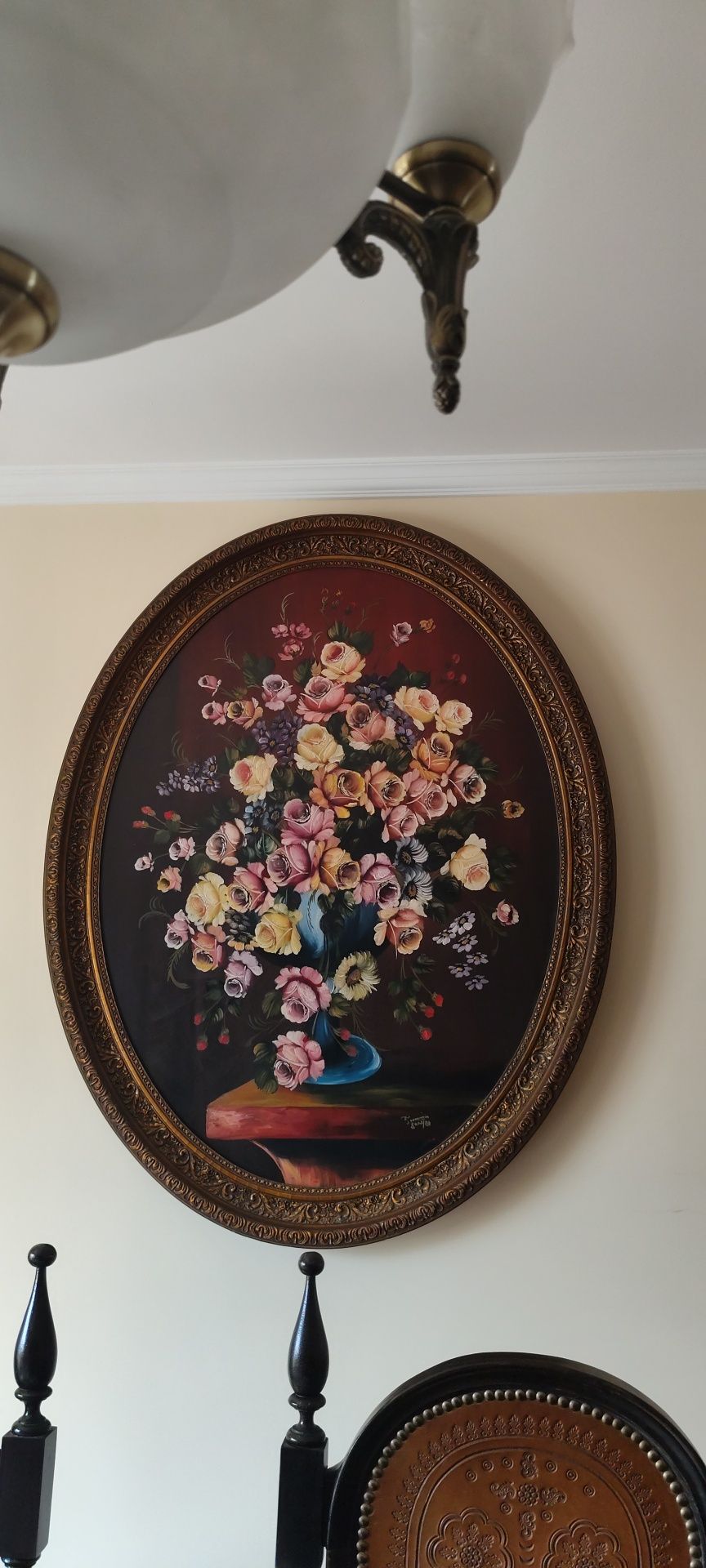 Quadro oval de grandes dimensões