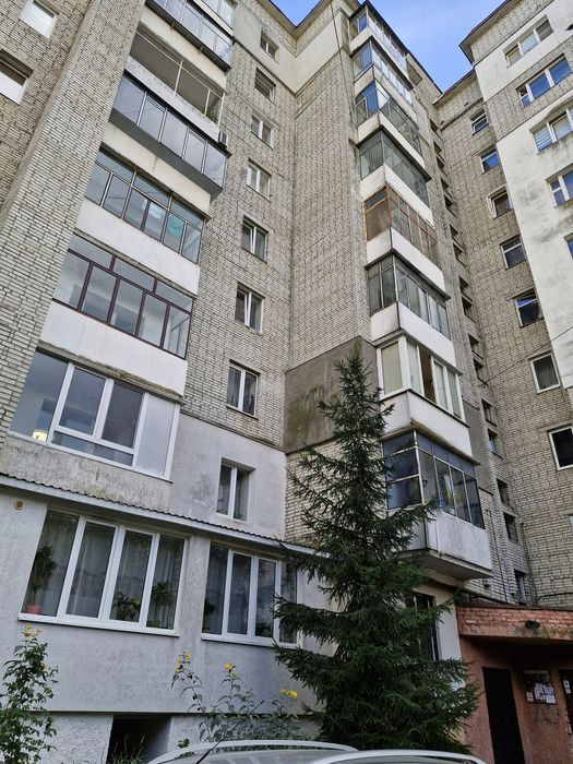Продаж 1 кім.квартири цегла ремонт меблі р-н Лікарні Шв.допомоги