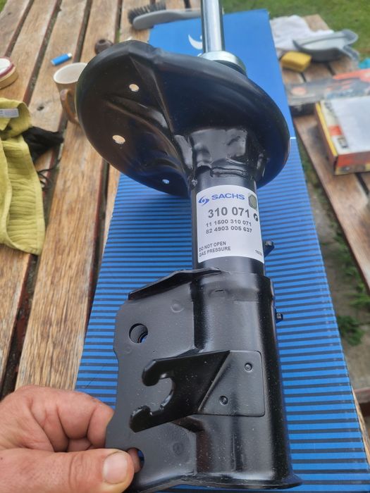 Sachs 310 071 komplet plus odboje amortyzator volvo s40 v40 1gen