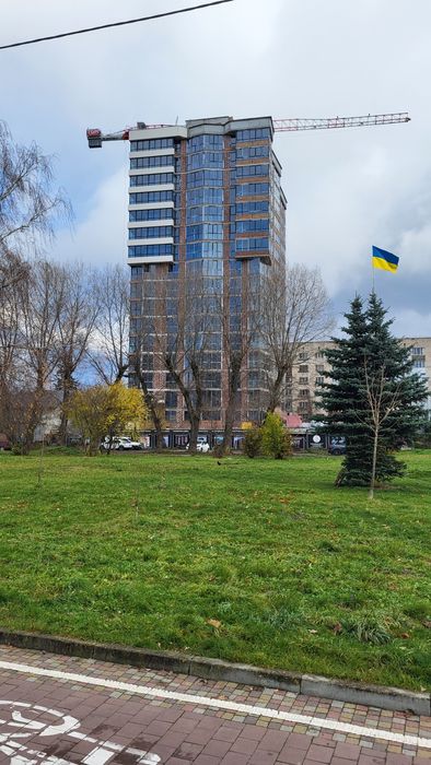 Продаж 2 кім квартири коло ставу та парку.