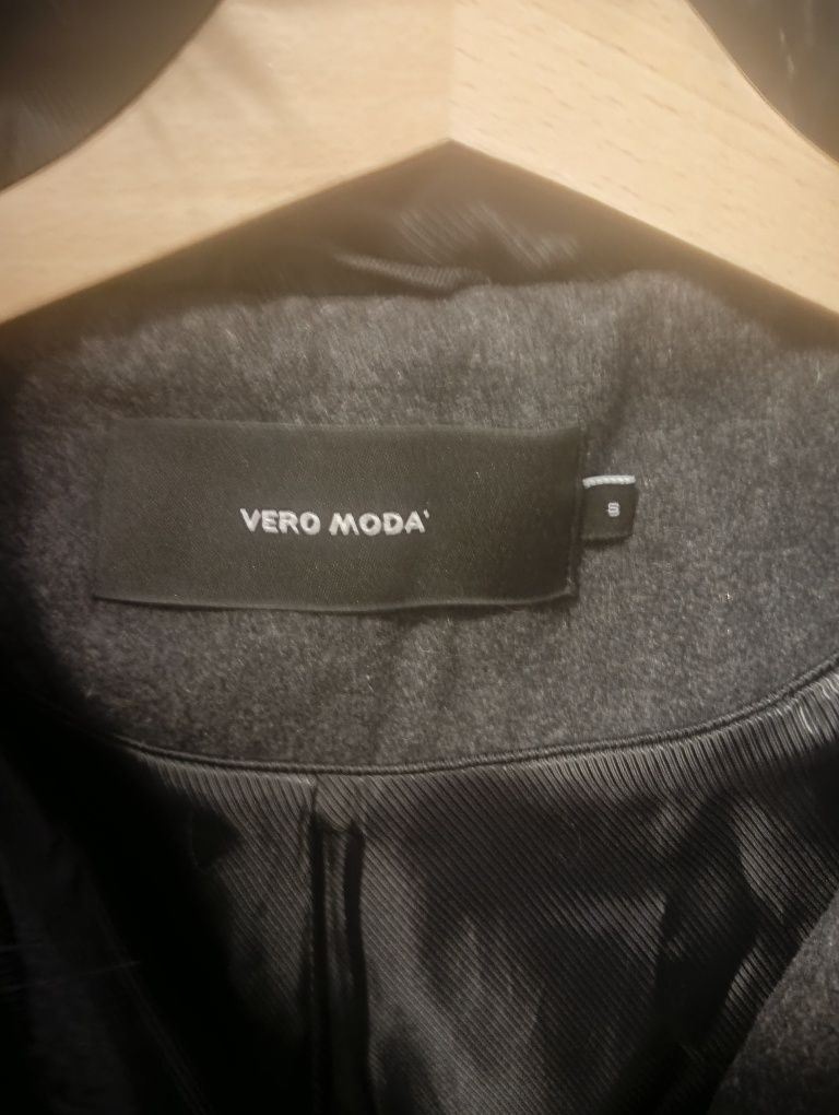 Płaszcz zimowy krótki Vero moda S