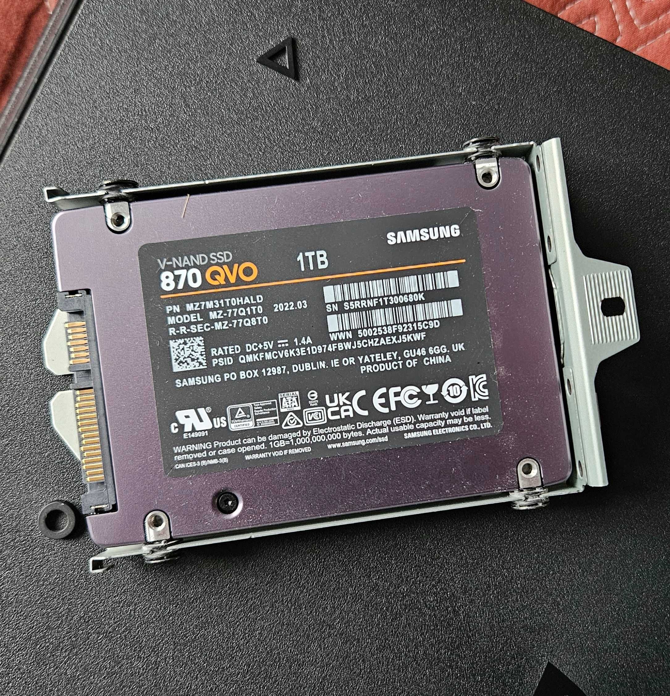 PS4 Pro (CUH-7216B) 1TB SSD (870 QVO) + NOWY PAD