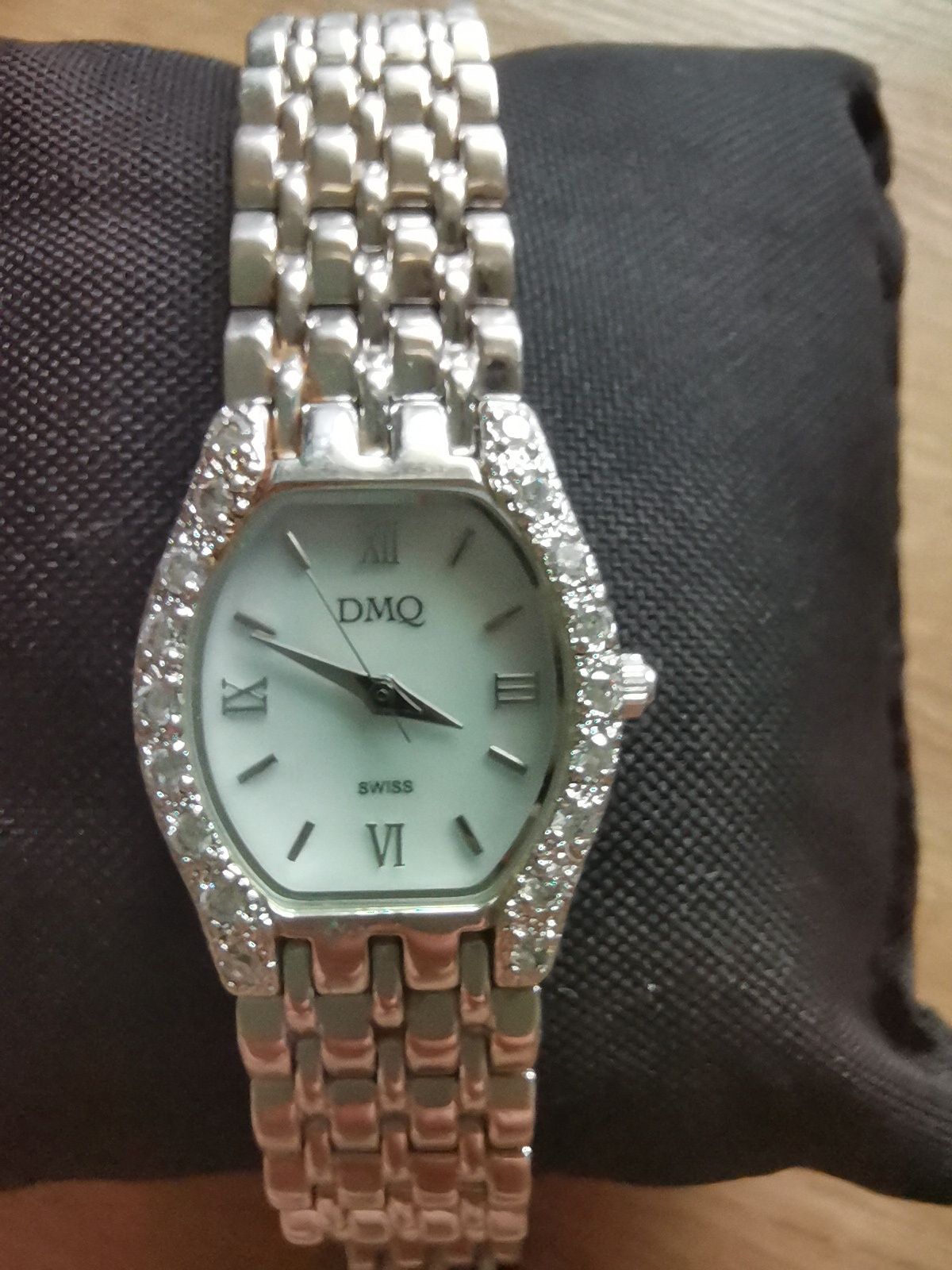 Retro zegarek damski DMQ Swiss