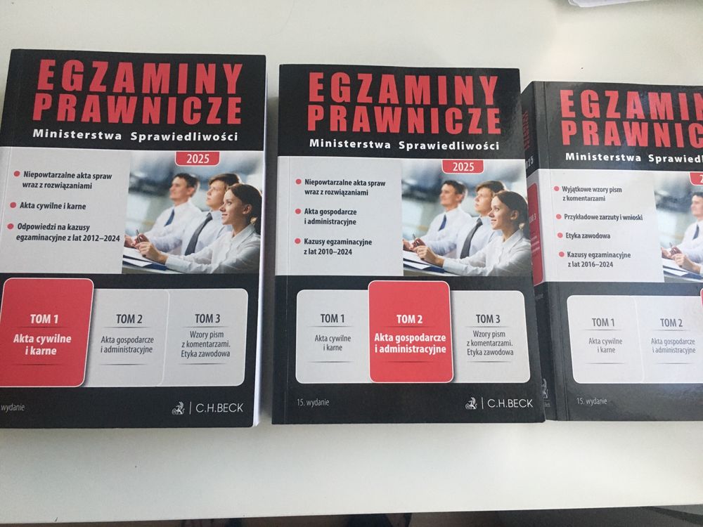 Egzaminy prawnicze. 2025, Pakiet trzech tomów.
