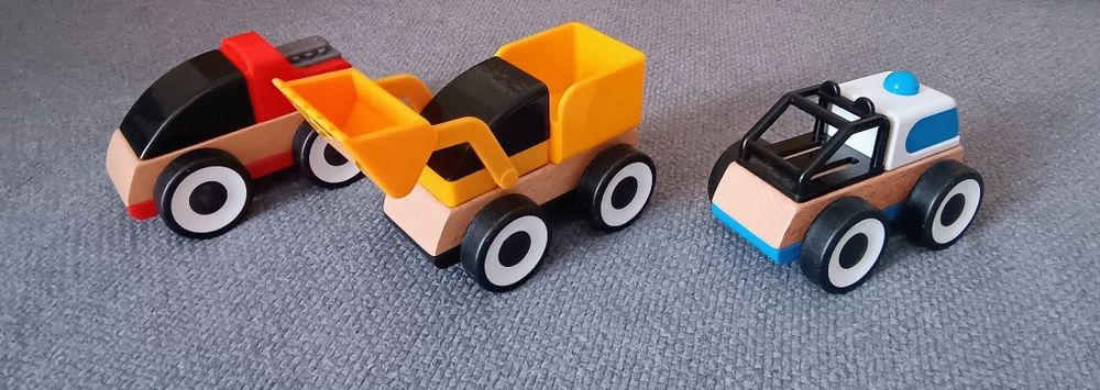 Autka drewniane IKEA